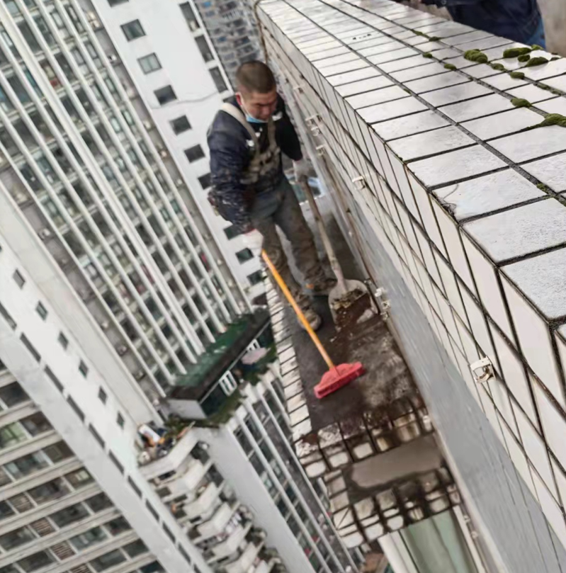 重庆华夏银座外墙排危工程的施工与准备
